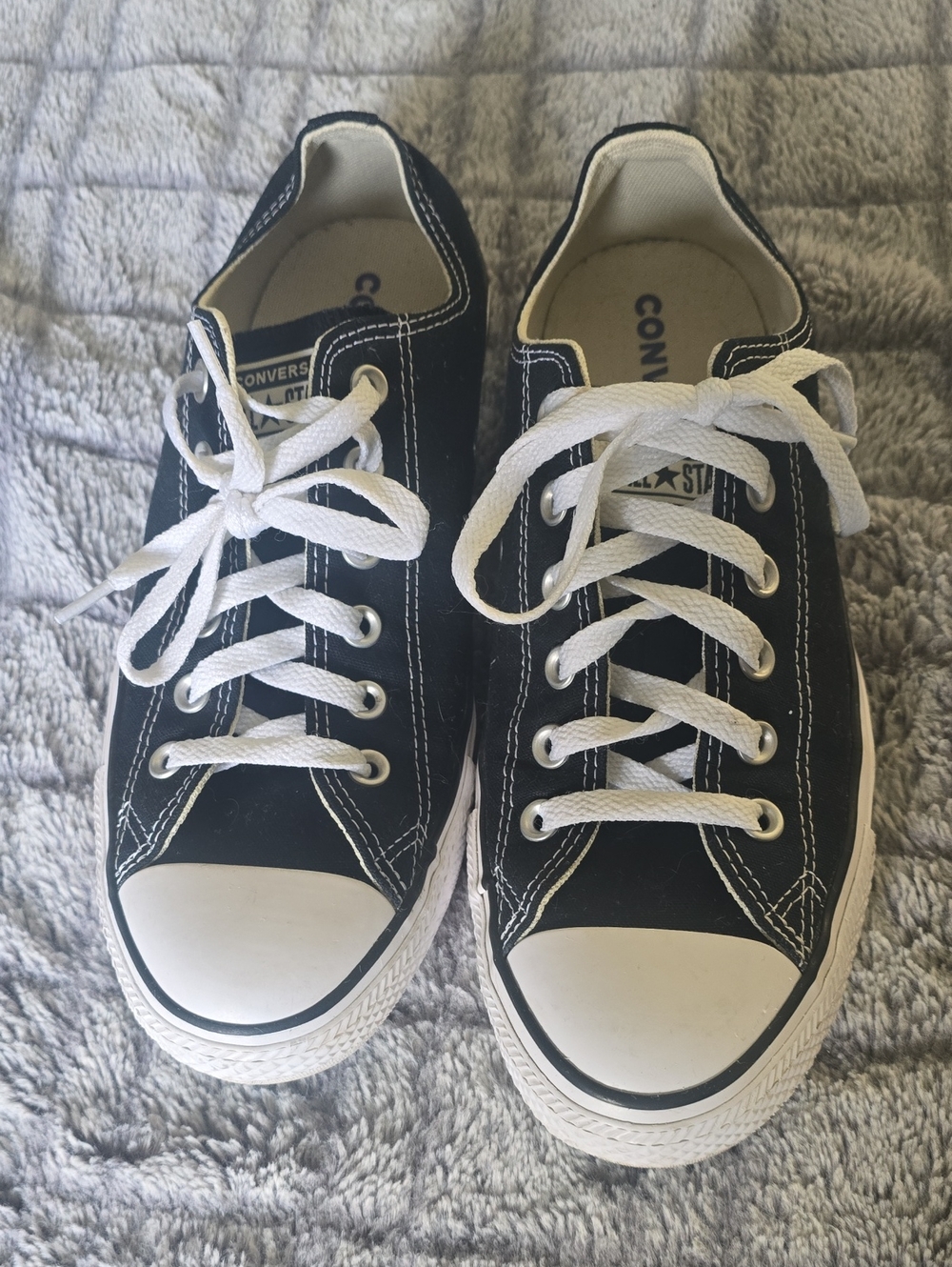 Converse.  Womens 9.5, Mens 7.5